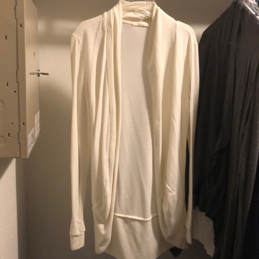 Long sleeved cardigan